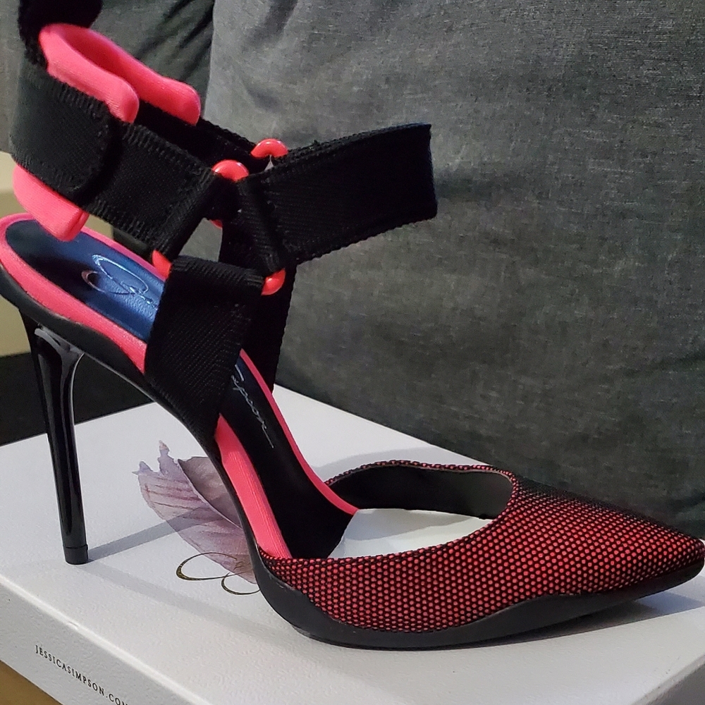 Jessica Simpson heels